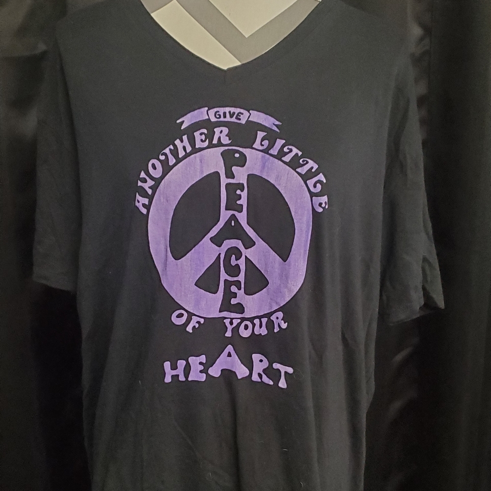 Tee shirt- Give another peace of your heart